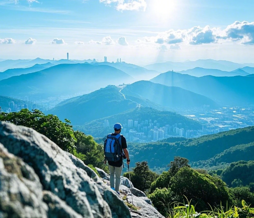 公司团建登山活动